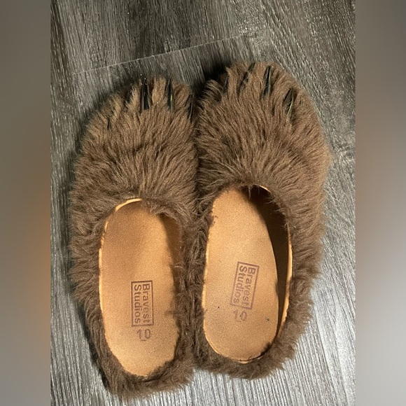 BRAVE STUDIOS BEAR CLAW SHOES SZ 10 - Picture 1 of 6